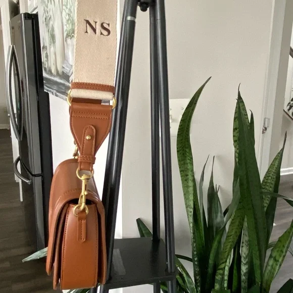 NWT Zara Tan Crossbody Saddle Bag with Dust Bag - Picture 2 of 7